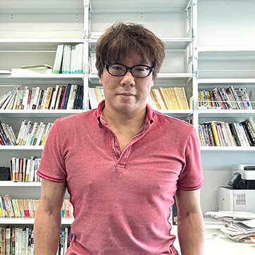 中村 隆文 教授